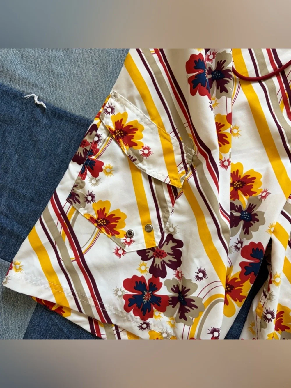 vtg y2k no boundaries board shorts striped floral white yellow red men’s 40 swim